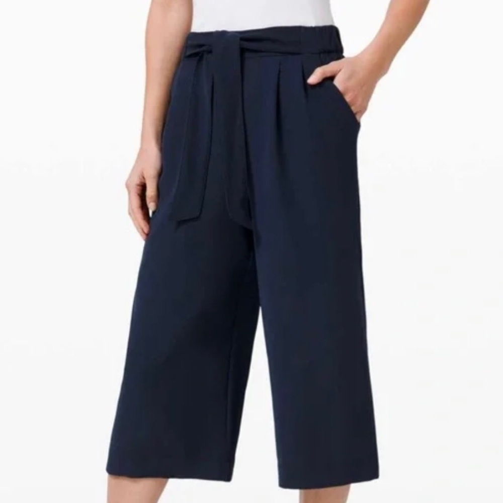Lululemon Women’s Pants Wide Leg Sz 4 Navy Blue